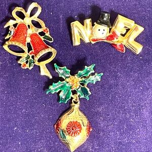 Festive Christmas Brooch Set